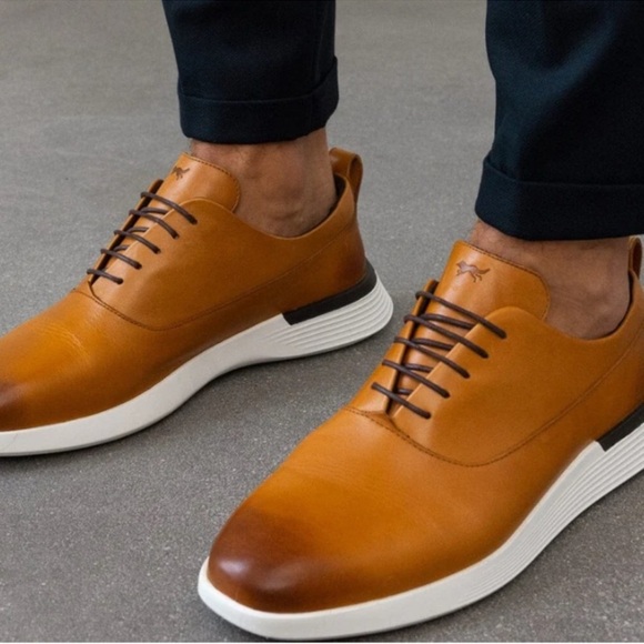Wolf and Shepherd Tan Honey Leather Calfskin Crossover  display picture 1